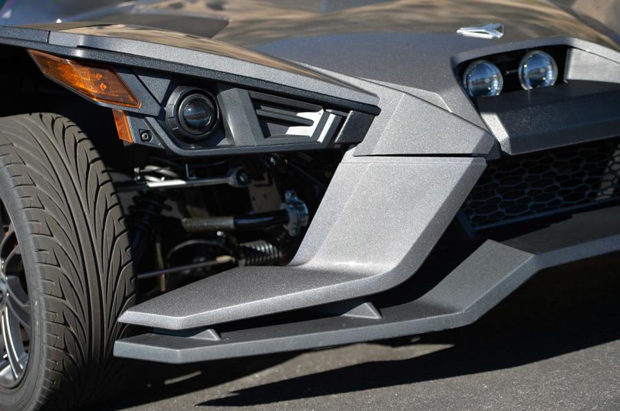 Детали экстерьера Polaris Slingshot 2015 года  (NA) (фото 9 из 41)